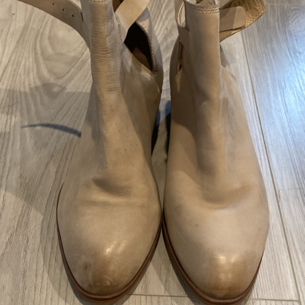 Shoes - Picture 2 of 2